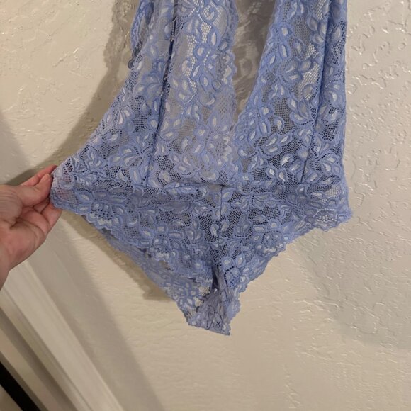 Fredericks of Hollywood Baby Blue Sheer Lace Plunging V Neck Teddy Lingerie - Picture 3 of 10